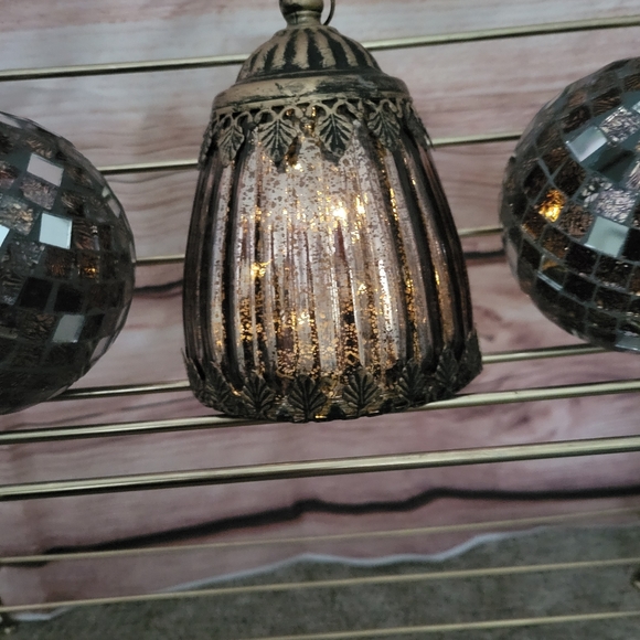 Table decor - Picture 2 of 3